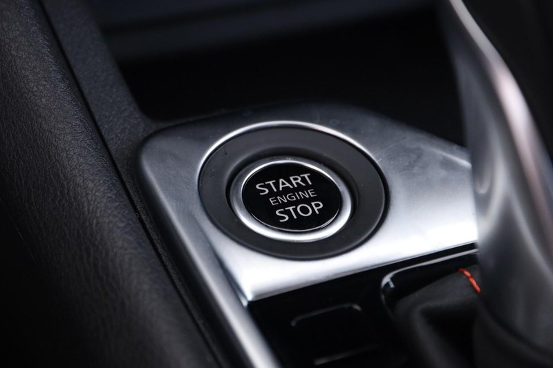 Nissan Sentra Vehicle Image 17