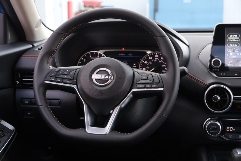 Nissan Sentra Vehicle Image 21