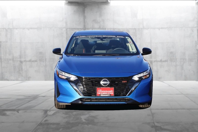 Nissan Sentra Vehicle Image 04