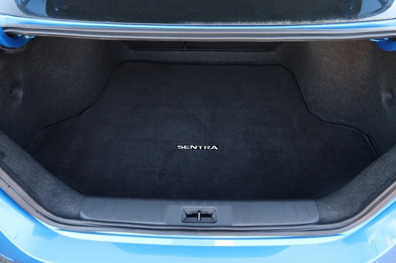 Nissan Sentra Vehicle Image 07