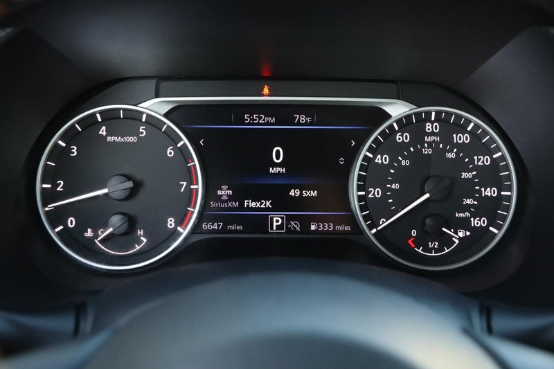 Nissan Sentra Vehicle Image 13