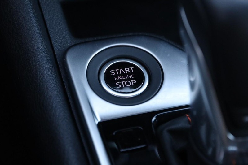 Nissan Sentra Vehicle Image 14