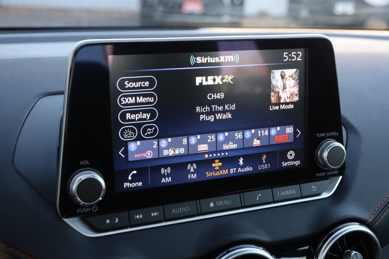 Nissan Sentra Vehicle Image 16