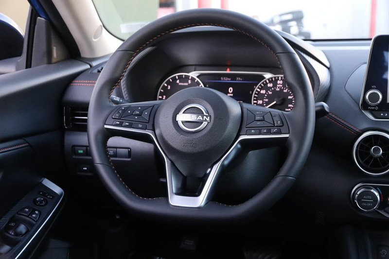 Nissan Sentra Vehicle Image 23