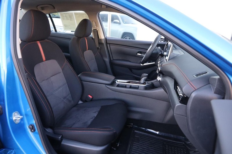 Nissan Sentra Vehicle Image 26