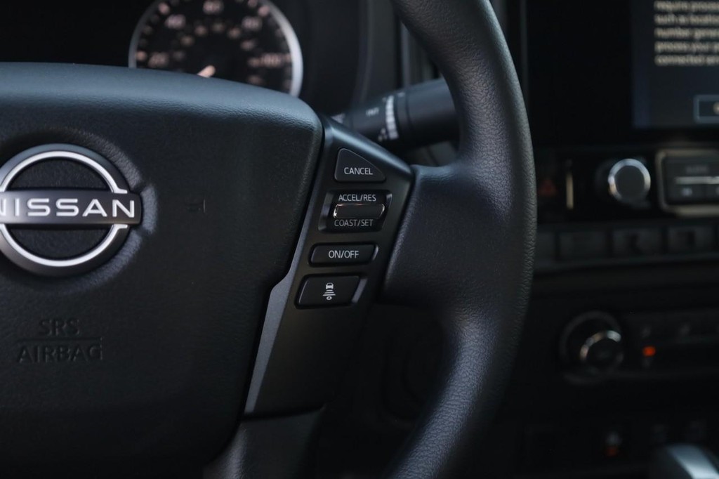 Nissan Frontier Vehicle Image 09