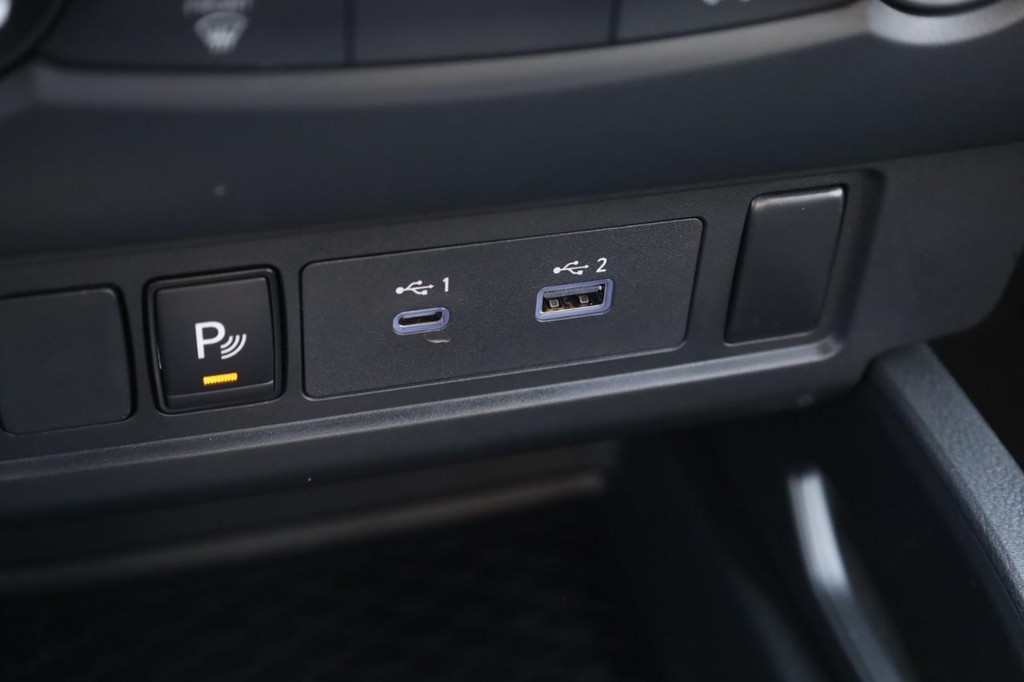 Nissan Frontier Vehicle Image 17