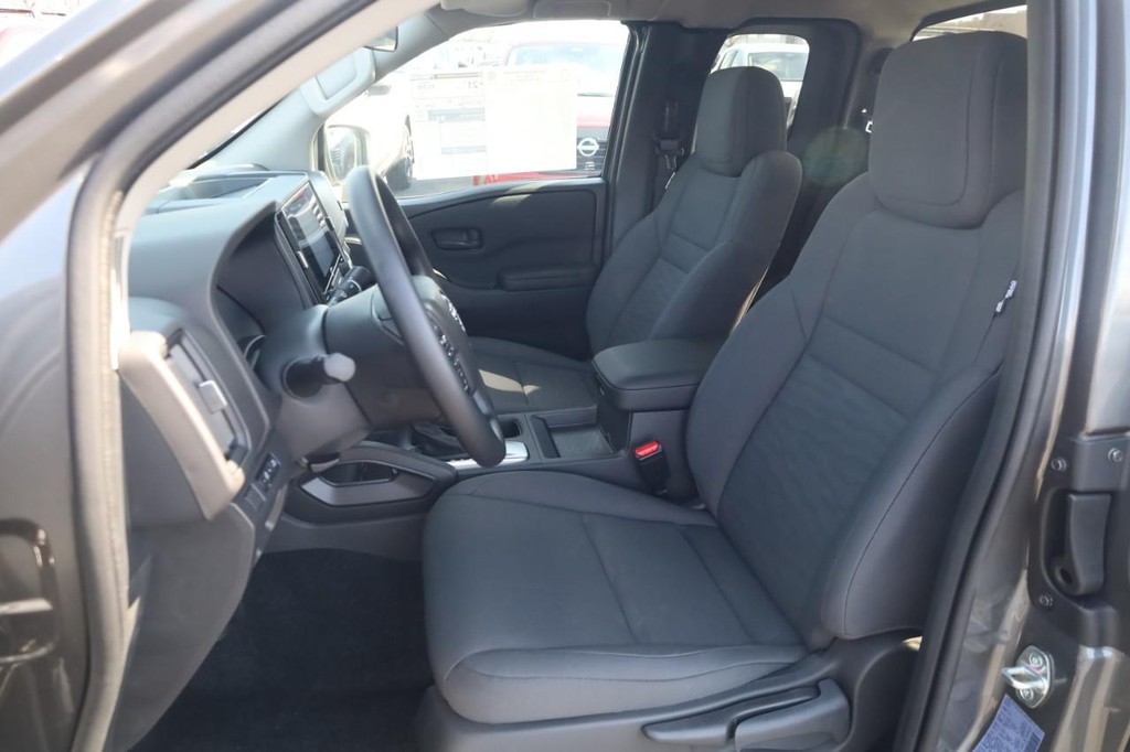 Nissan Frontier Vehicle Image 19