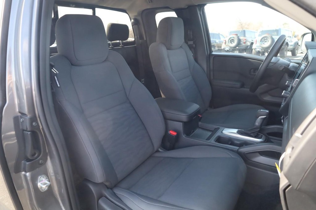 Nissan Frontier Vehicle Image 20