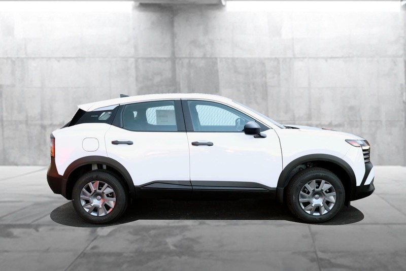 Nissan Kicks Vehicle Full-screen Gallery Image 5