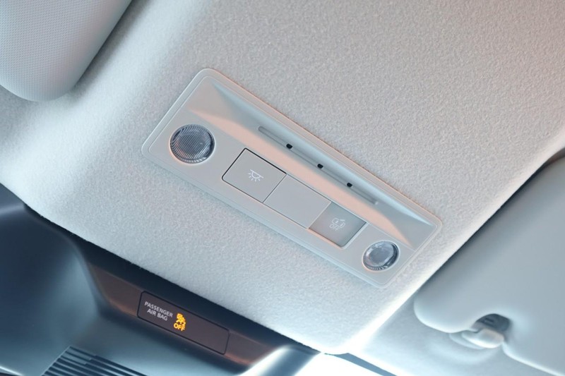 Nissan Kicks Vehicle Full-screen Gallery Image 17