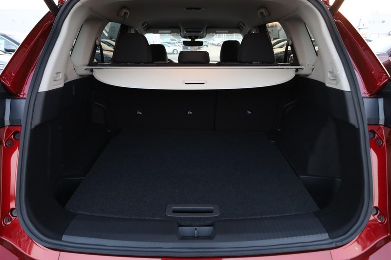 Nissan Rogue Vehicle Full-screen Gallery Image 7