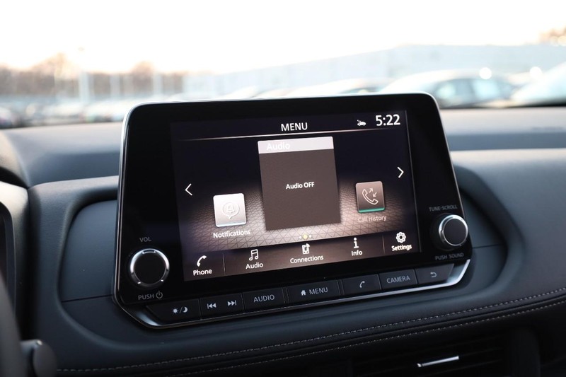 Nissan Rogue Vehicle Full-screen Gallery Image 12