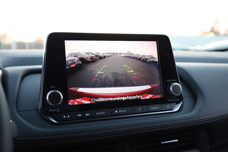 Nissan Rogue Vehicle Full-screen Gallery Image 13