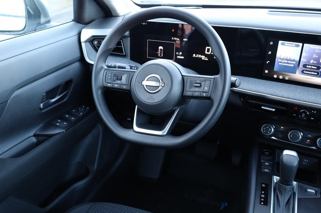 Nissan Kicks Vehicle Image 22