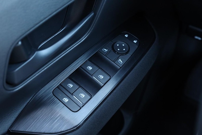 Nissan Kicks Vehicle Image 18