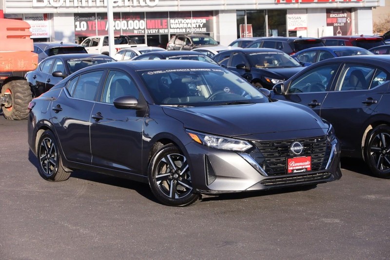 Nissan Sentra Vehicle Full-screen Gallery Image 2