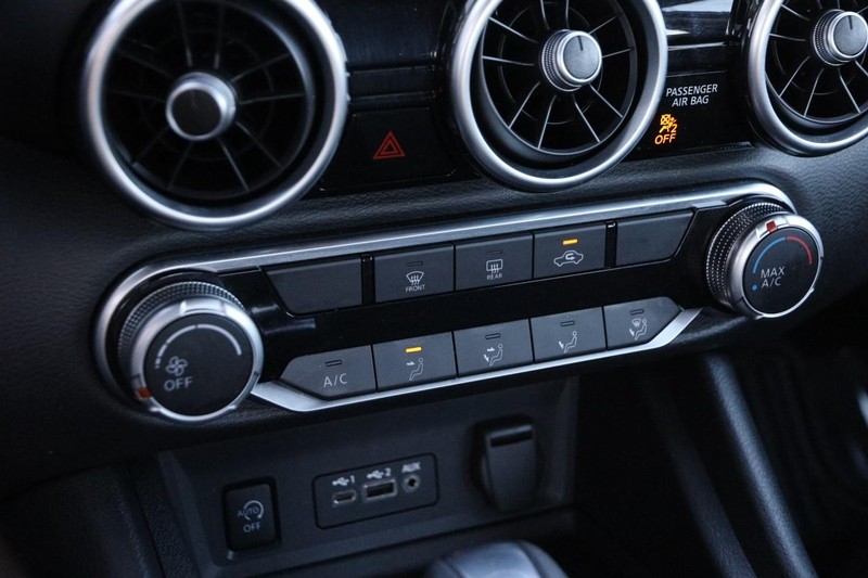 Nissan Sentra Vehicle Full-screen Gallery Image 16