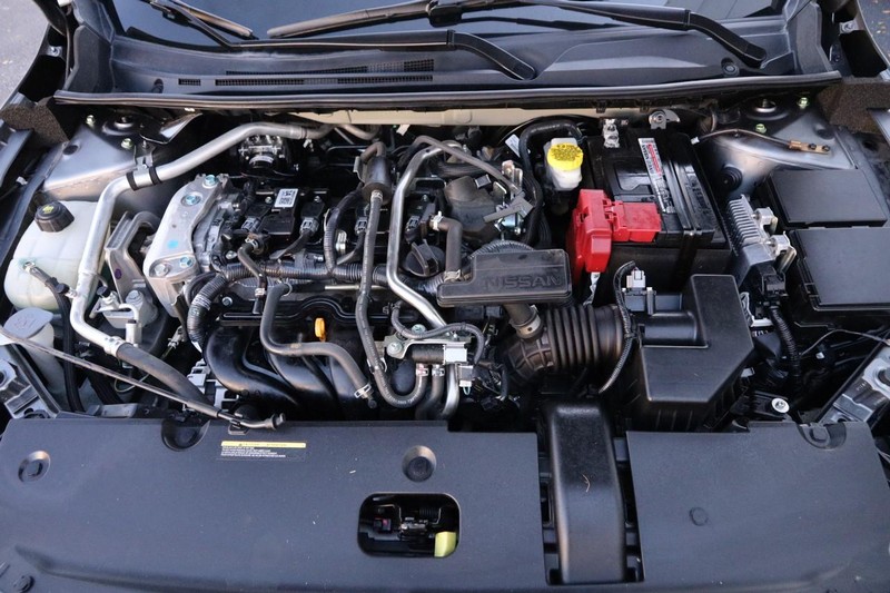 Nissan Sentra Vehicle Full-screen Gallery Image 26