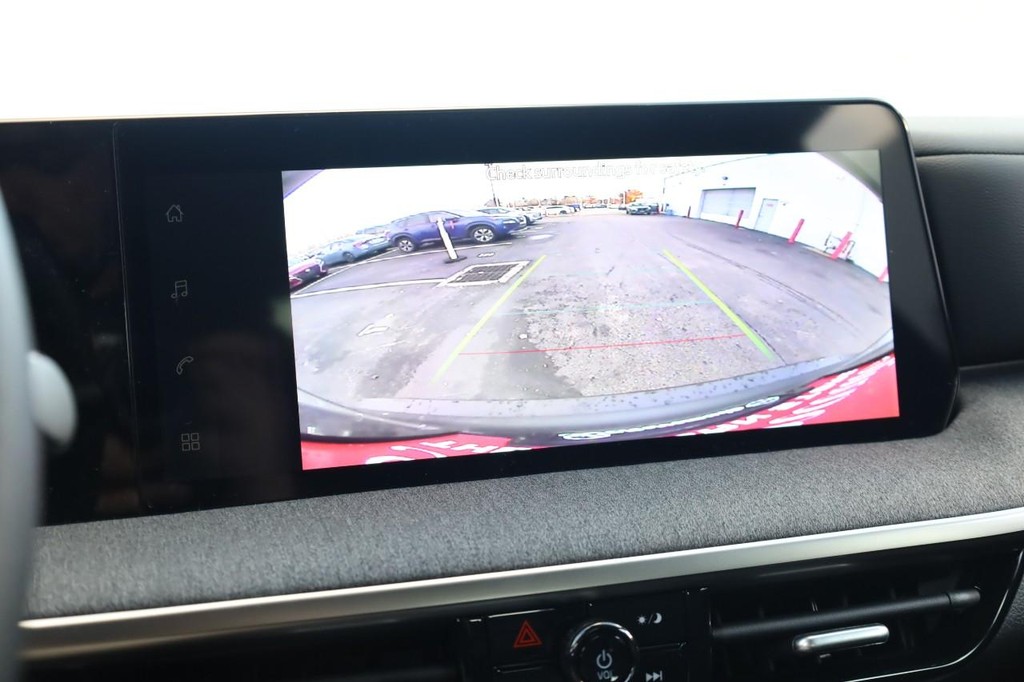 Nissan Kicks Vehicle Image 12