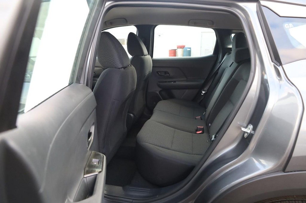 Nissan Kicks Vehicle Image 21