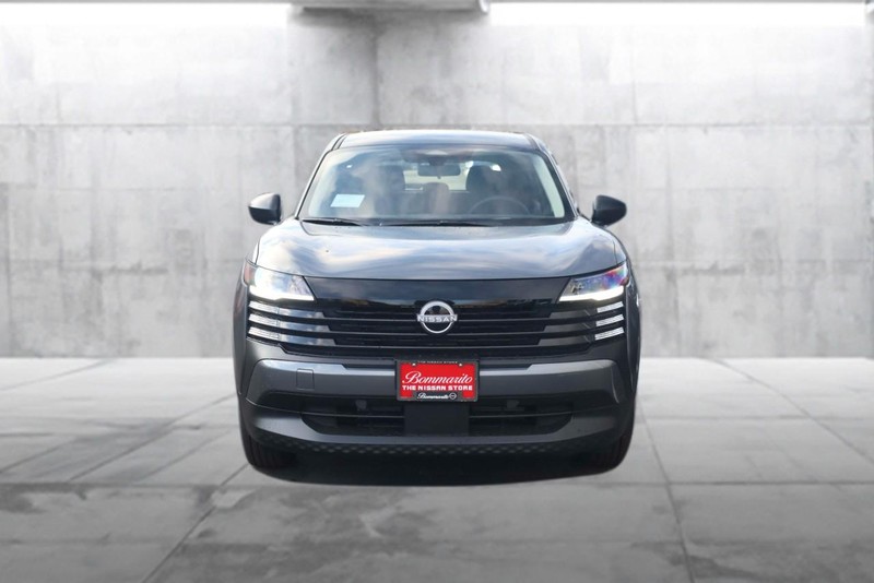 Nissan Kicks Vehicle Full-screen Gallery Image 4