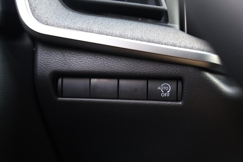 Nissan Kicks Vehicle Full-screen Gallery Image 19