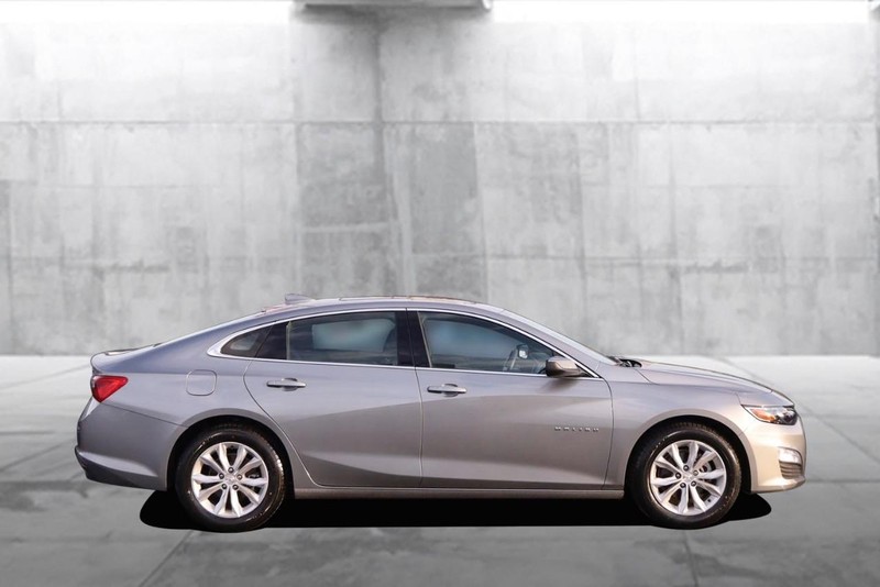 Chevrolet Malibu Vehicle Full-screen Gallery Image 05