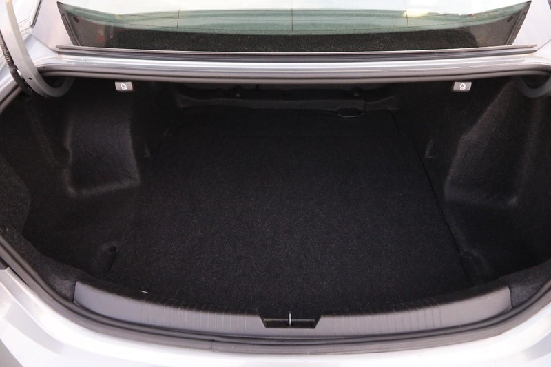 Chevrolet Malibu Vehicle Full-screen Gallery Image 07