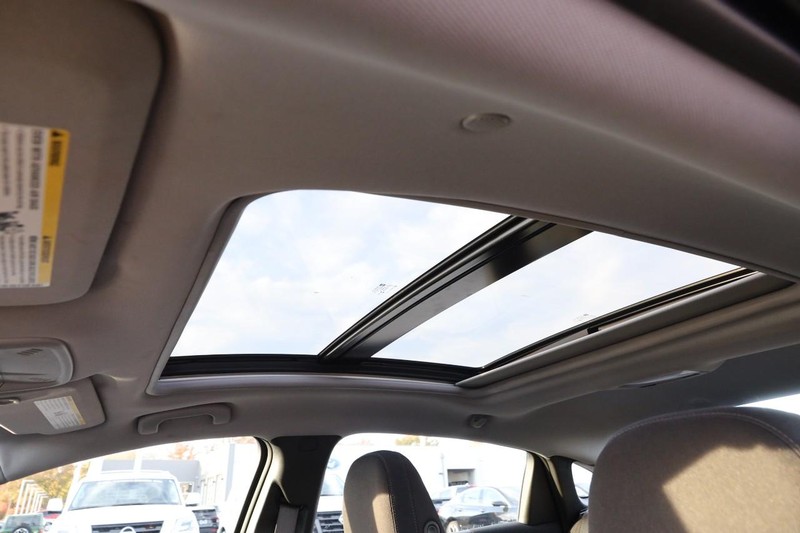 Chevrolet Malibu Vehicle Full-screen Gallery Image 08