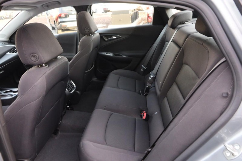 Chevrolet Malibu Vehicle Full-screen Gallery Image 10