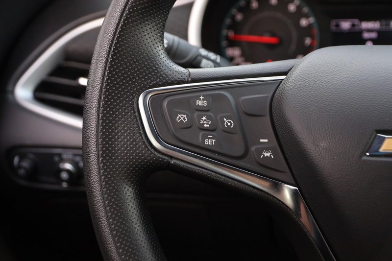 Chevrolet Malibu Vehicle Full-screen Gallery Image 12