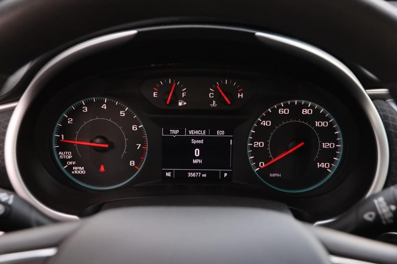 Chevrolet Malibu Vehicle Full-screen Gallery Image 14