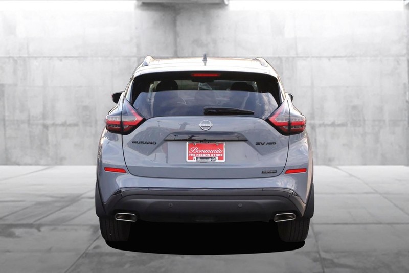 Nissan Murano Vehicle Full-screen Gallery Image 6