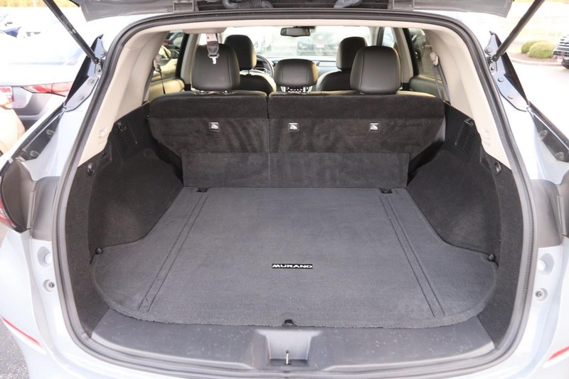 Nissan Murano Vehicle Full-screen Gallery Image 7