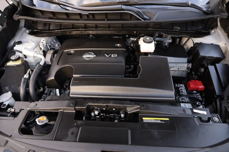 Nissan Murano Vehicle Full-screen Gallery Image 26