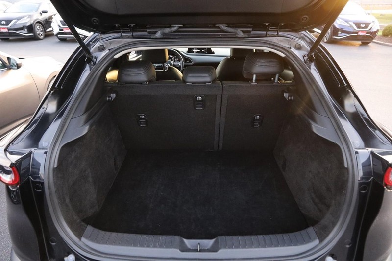 Mazda CX-30 Vehicle Full-screen Gallery Image 07