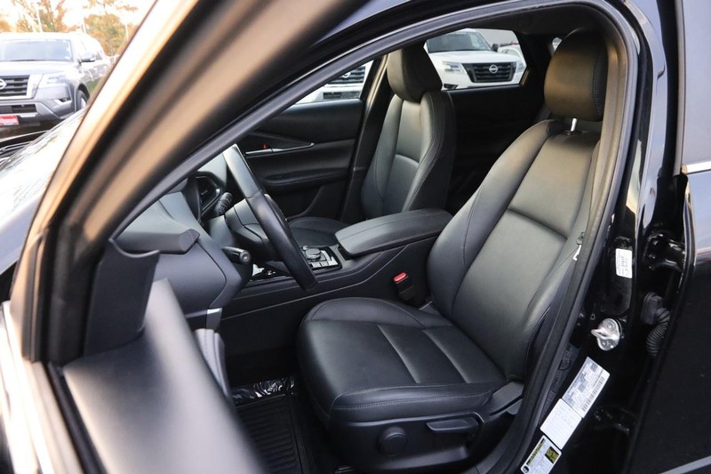 Mazda CX-30 Vehicle Full-screen Gallery Image 08