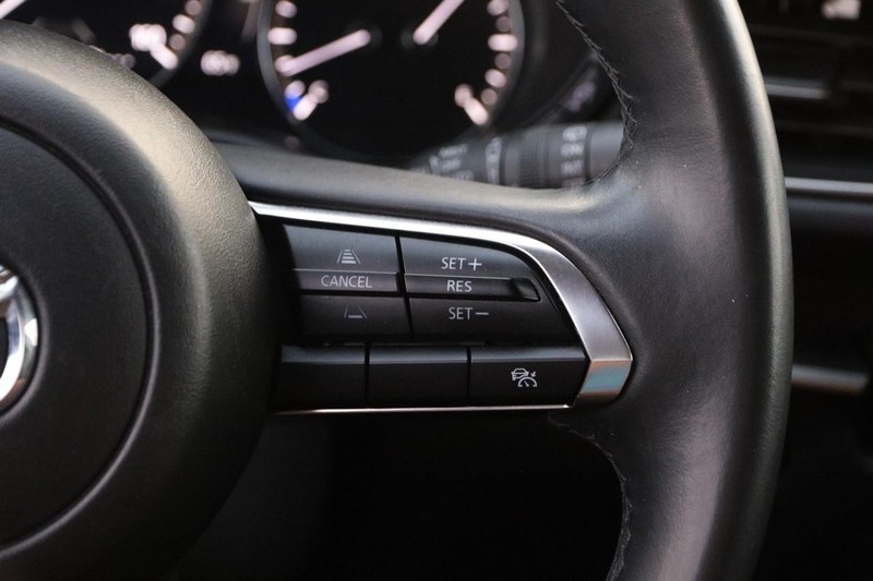 Mazda CX-30 Vehicle Full-screen Gallery Image 12