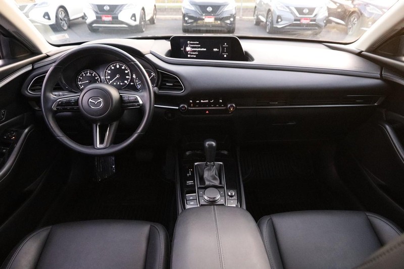 Mazda CX-30 Vehicle Full-screen Gallery Image 20