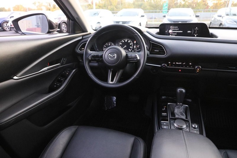 Mazda CX-30 Vehicle Full-screen Gallery Image 21