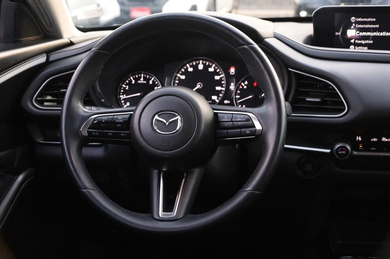Mazda CX-30 Vehicle Full-screen Gallery Image 22