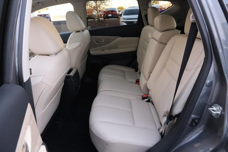 Nissan Murano Vehicle Image 10