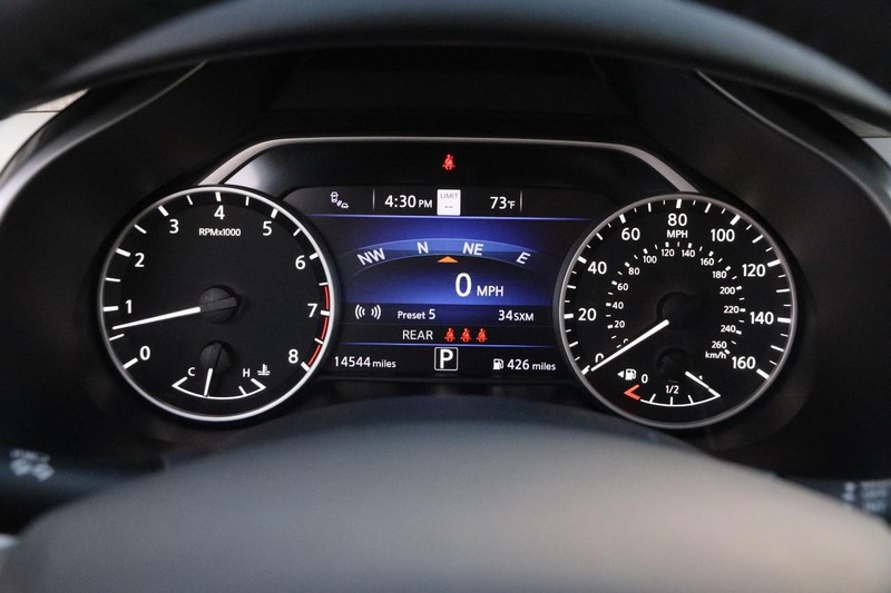 Nissan Murano Vehicle Image 14