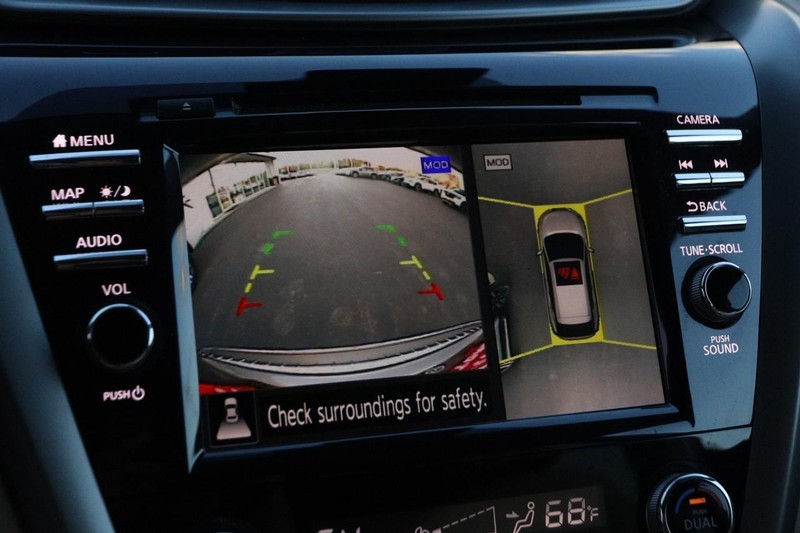 Nissan Murano Vehicle Image 17