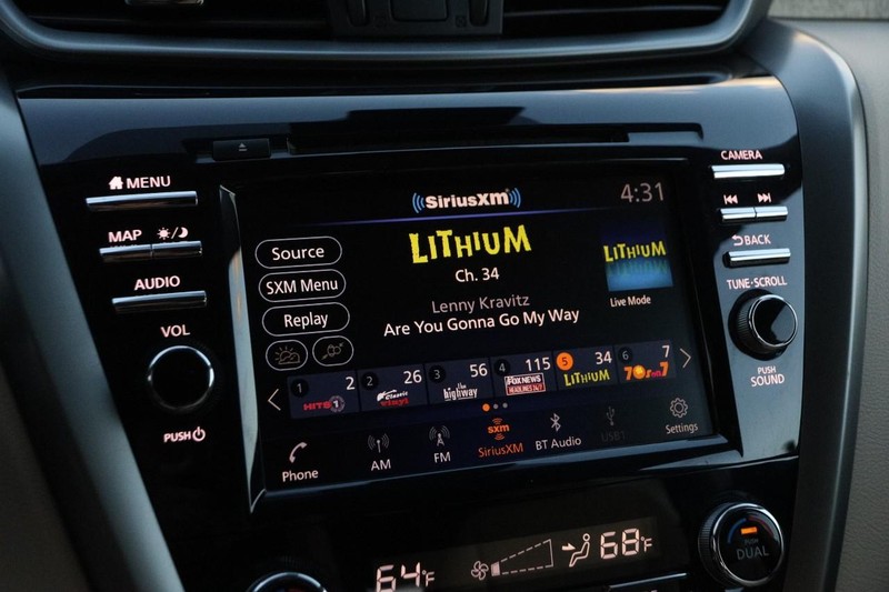 Nissan Murano Vehicle Image 18