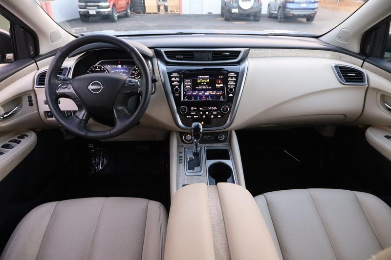 Nissan Murano Vehicle Image 23