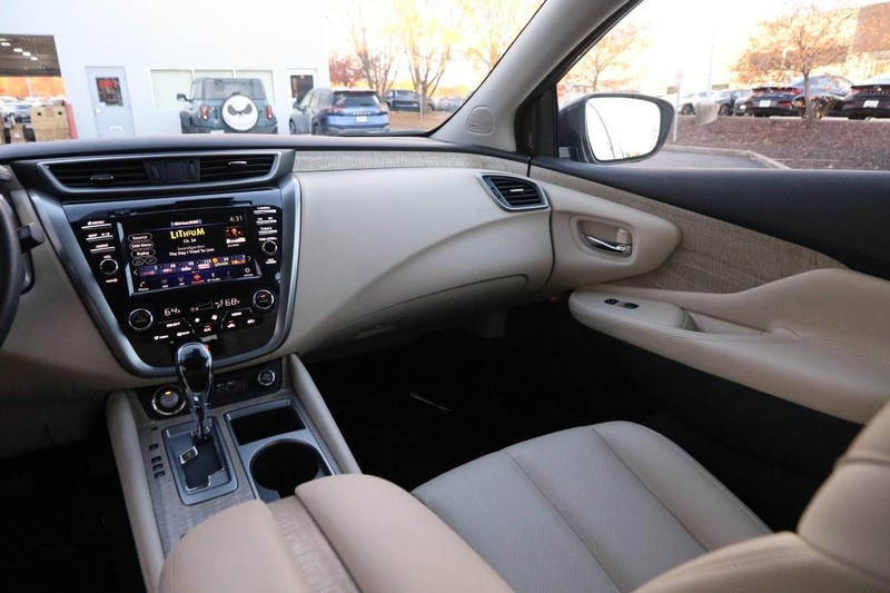 Nissan Murano Vehicle Image 27