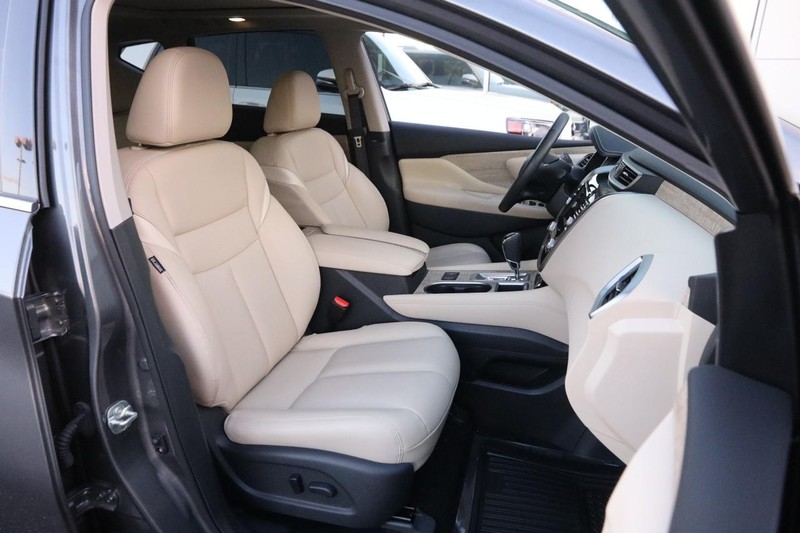 Nissan Murano Vehicle Image 28