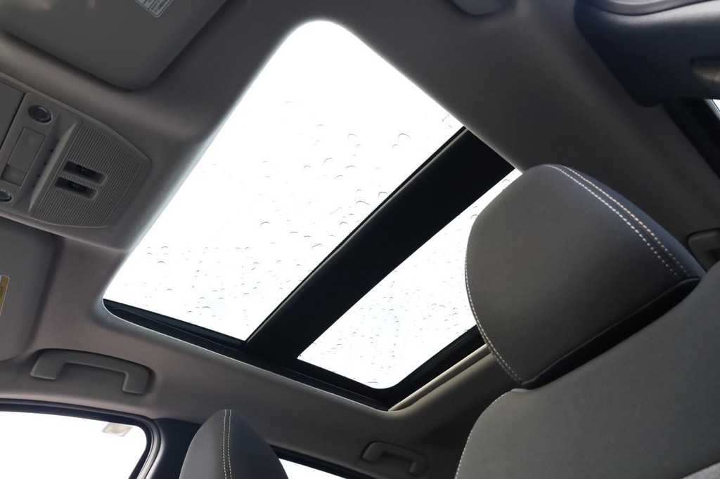 Nissan Kicks Vehicle Image 08